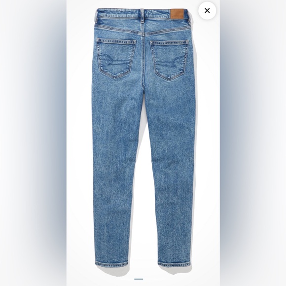 American Eagle Strigid mom jeans. Size 4R - Picture 2 of 9